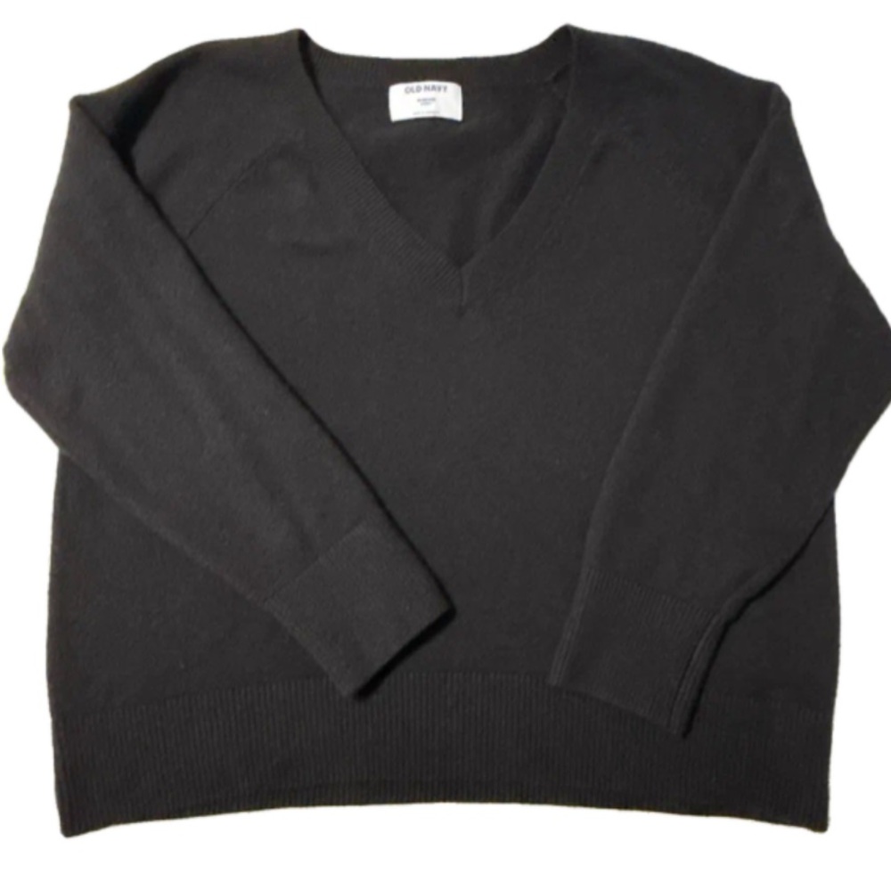 Old Navy women’s V neck Black Sweater size Medium petite MP